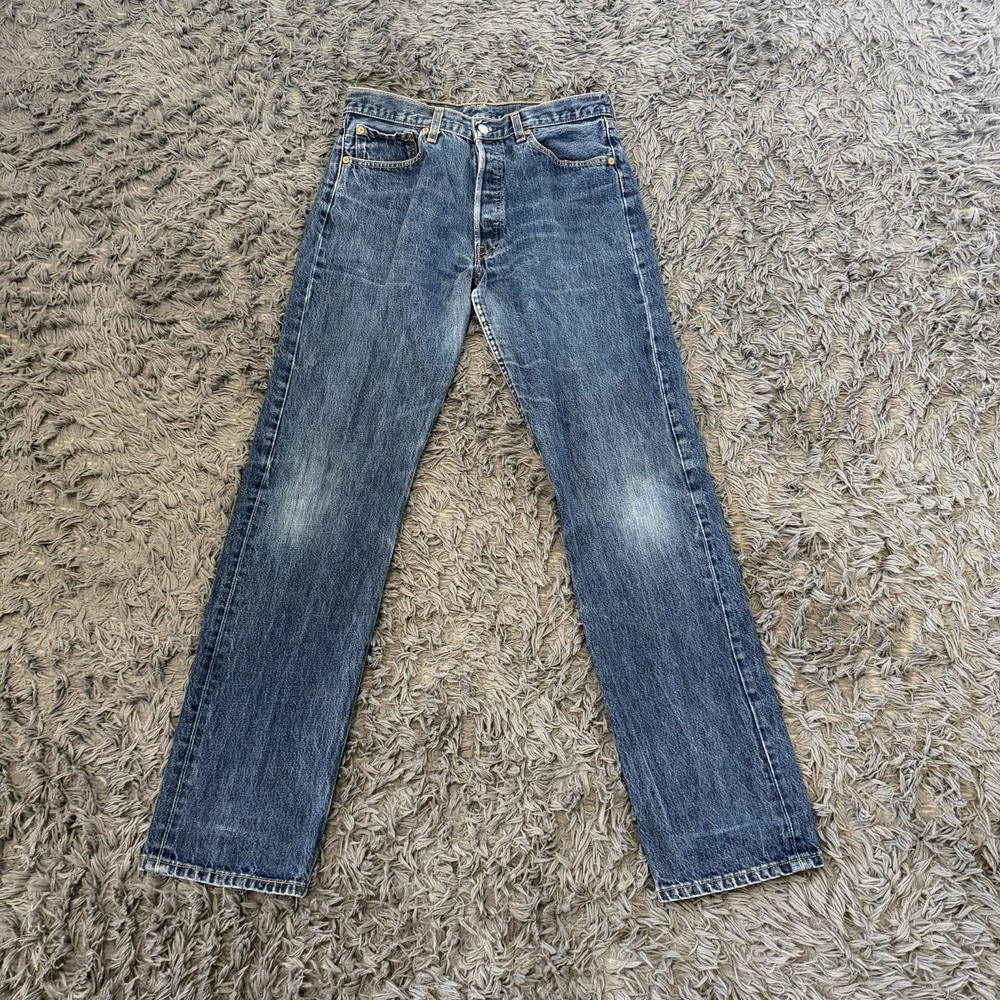 Levi's 501 Men's Blue Jean Size 33x32, Button Fly, Straight Leg Made In USA 90s
